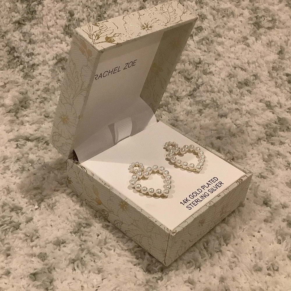 Rachel Zoe 14kt Gold Plated Sterling Silver Pearl Heart Earrings NWT Boxed - Picture 6 of 16